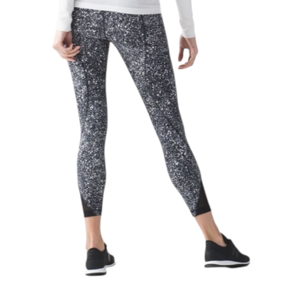Lululemon Inspire Tight II
Splatter White Black / Black Size: 6 - Picture 4 of 15
